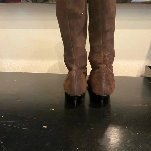 FENDI SUEDE BOOTS PREOWNED SIZE-7.5